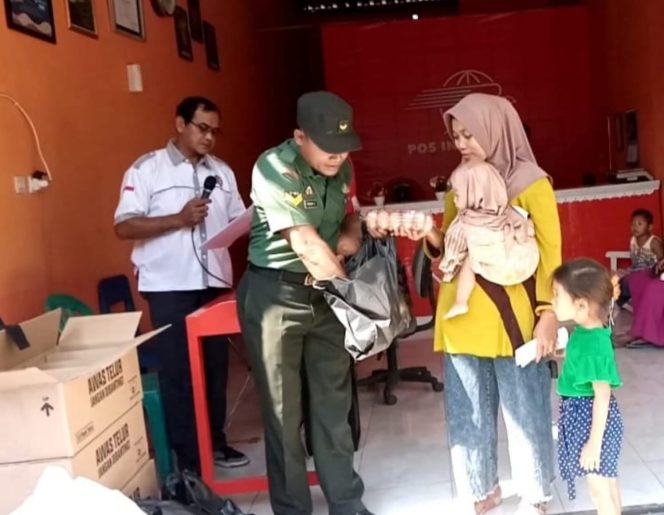 
					Babinsa Koramil Gesi Turun Tangan, Bantu Salurkan Bantuan Sosial Bast Stunting Untuk Anak Bangsa