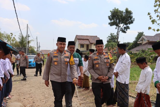 
					Kapolres Majalengka Silaturahmi dengan Pimpinan Ponpes Al-Hanafiyah Jatiwangi untuk Cooling System Jelang Pilkada 2024