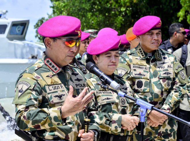 
					Kapolri Hadiri HUT ke-79 TNI AL