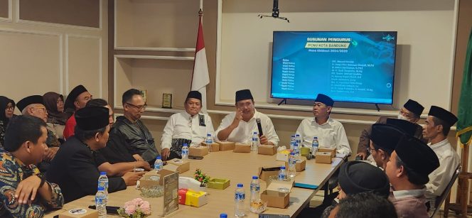 
					Calgub Jawa Barat Jeje Mengunjungi PCNU Kota Bandung Untuk Membahas Keberagamaan